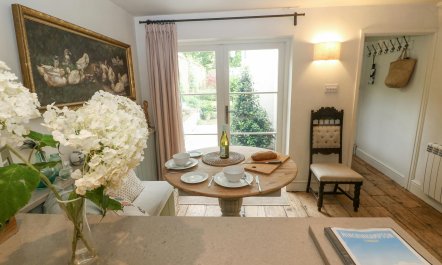 Minchinhampton Cottage 8