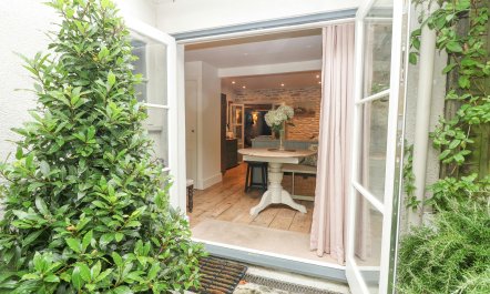 Minchinhampton Cottage 0