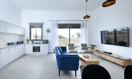 Accents of Royal Blue 4