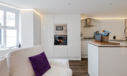 Greatest Expectations 0