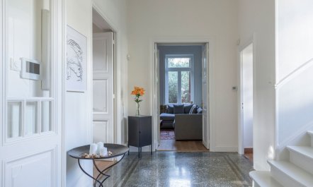 Ecru Elegance 2