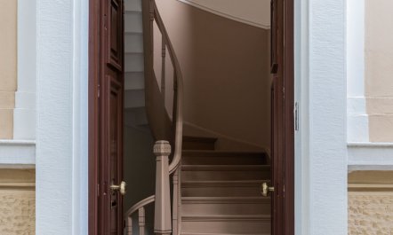 Ecru Elegance 8