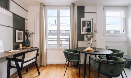 A Parisian Twist 6