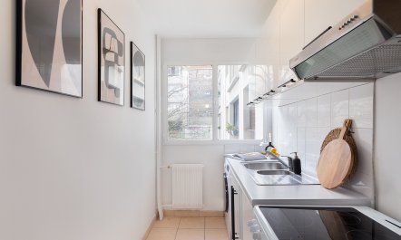 A Whisper of Paris 7