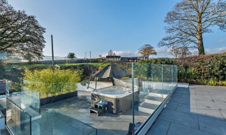 4 Bed in Llandovery 1