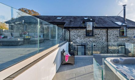 4 Bed in Llandovery 4