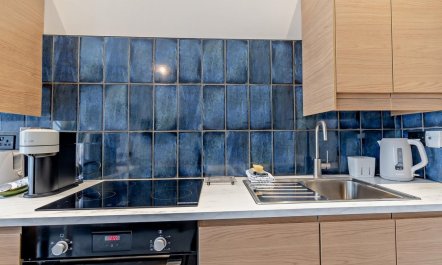 1 Bed in Tenby 8