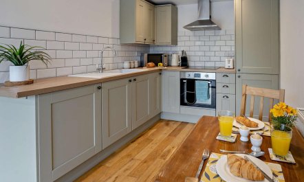 1 Bed in Aberaeron 1