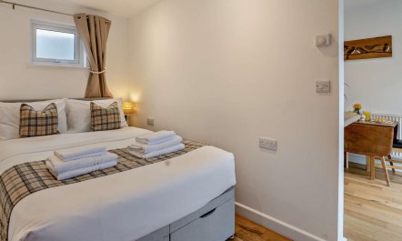1 Bed in Aberaeron 2
