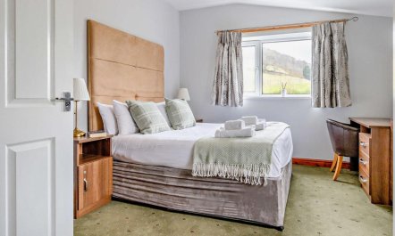5 Bed in Bow Street 7