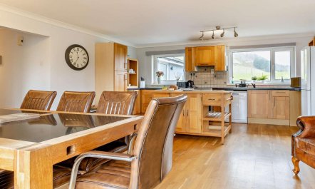 5 Bed in Bow Street 4
