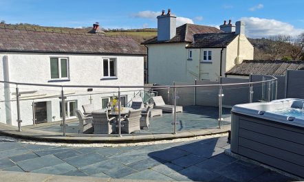 3 Bed in Aberaeron