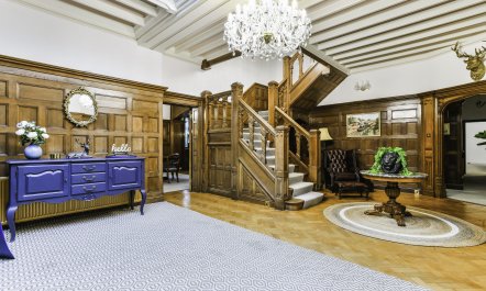 Surrey Hills Manor 9
