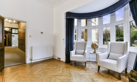 Surrey Hills Manor 6