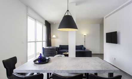 Booking in the Boulevard 6