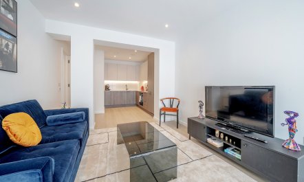 Aldgate Ace 3