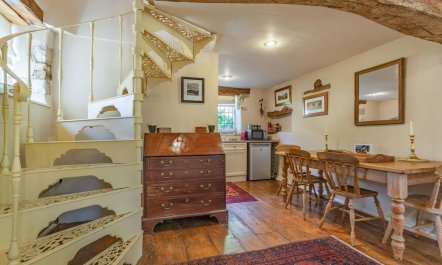 A Tale of the Cotswolds 4