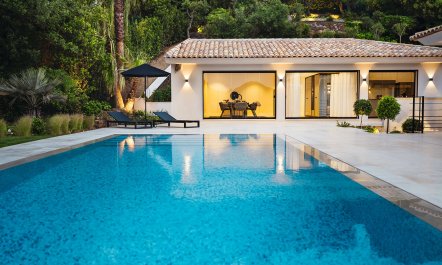 Champagne-Flavoured 5