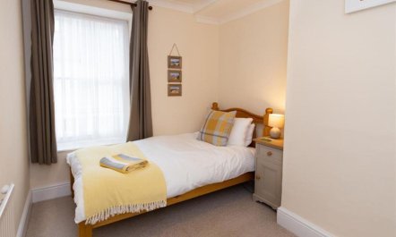3 Bed in Tenby 8