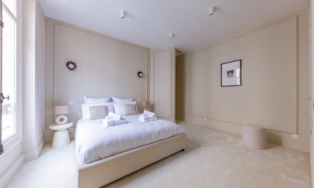 The Jewel of Paris 9