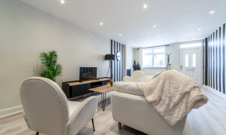 Black, White & Teal 3