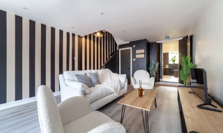 Black, White & Teal 2