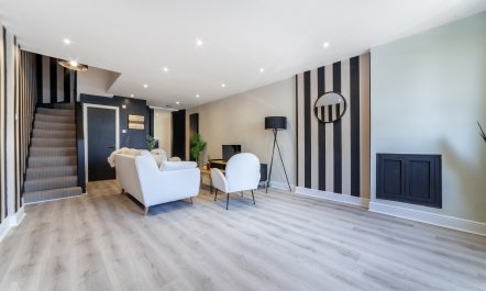 Black, White & Teal 0