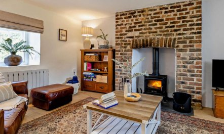 2 Bed in Aberaeron 1