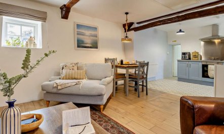 2 Bed in Aberaeron 2