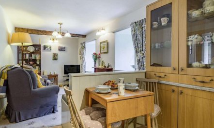 1 Bed in Llanwrtyd Wells 9