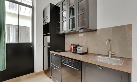 Parisian Courtyard 5