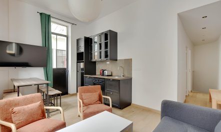 Parisian Courtyard 4