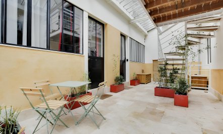 Parisian Courtyard 1