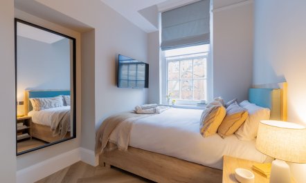 London Modern 7