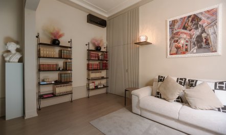 L'Eleganza di Via della Spada 7