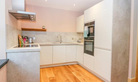 The Loch Boathouse 8