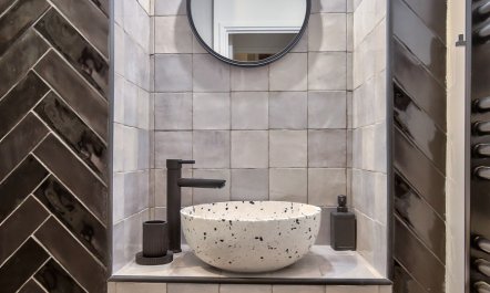 Terracotta & Black 8