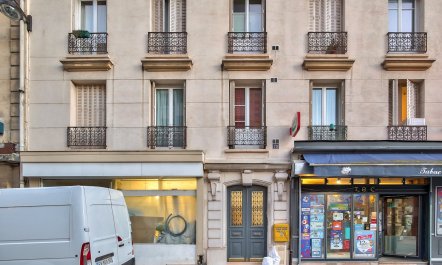 Terracotta & Black 9