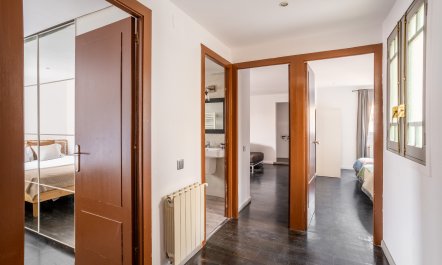 Charm of Plaza España 6