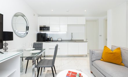 Oxford Street Delight 1