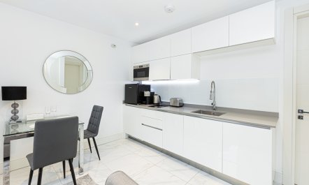 Oxford Street Delight 5