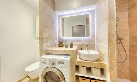 Light of Levallois 9