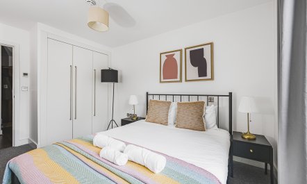 Whitechapel Colours 7