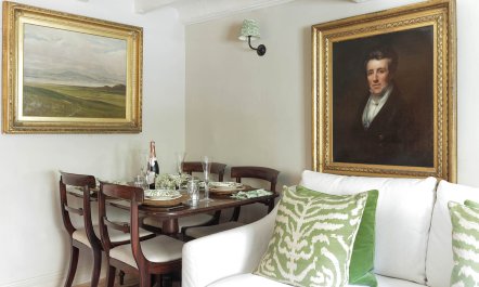The Charming Cottage 2