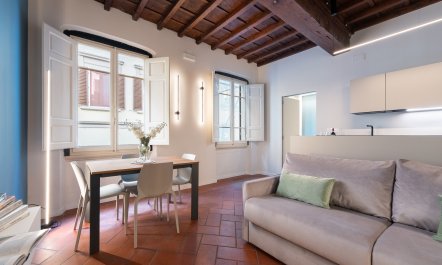 Boutiques & Landmarks 1