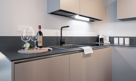 Boutiques & Landmarks 5