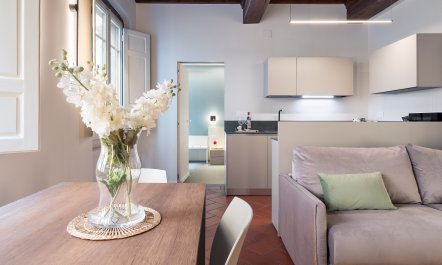 Boutiques & Landmarks 0