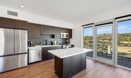 East Hollywood Charm 3