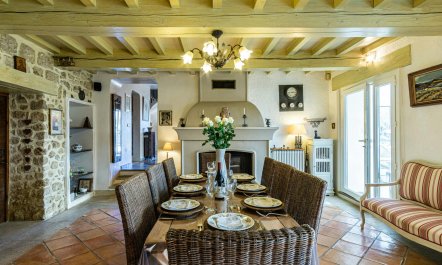 Under The Linden Tree 1