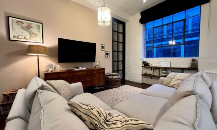 TV Studio Hideaway 6